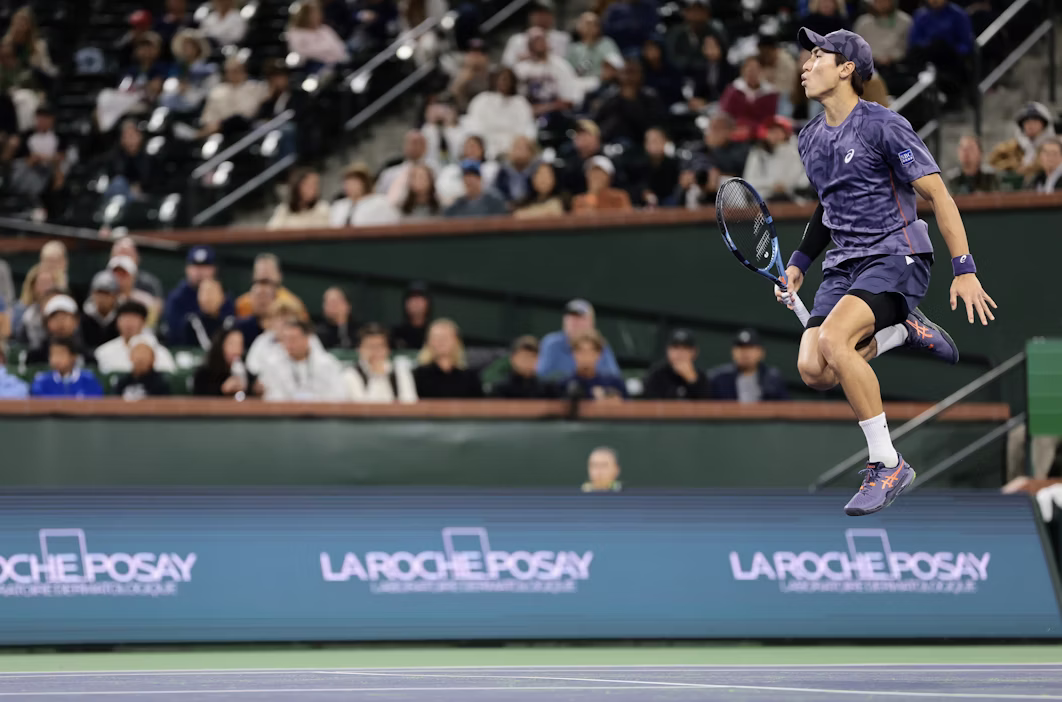 A stacked venn diagram of individual, community, and government.